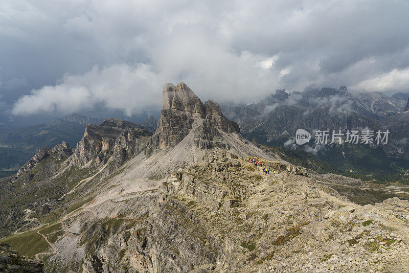 意大利Dolomites的Averau-Nuvolau集团的Sass di Stria峰